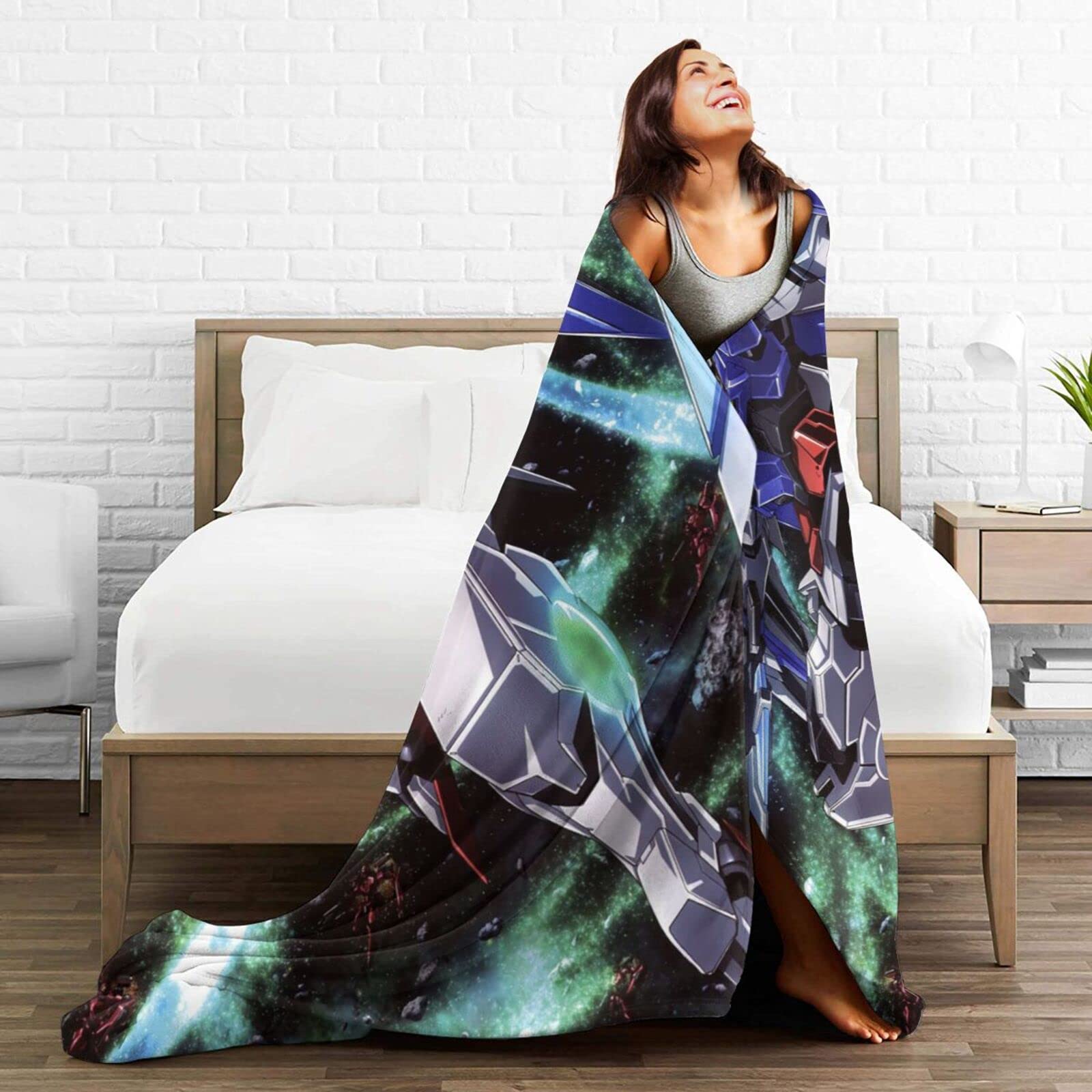 Amazon｜毛布 機動戦士ガンダム ブランケット 多機能 薄手 耐久 昼寝